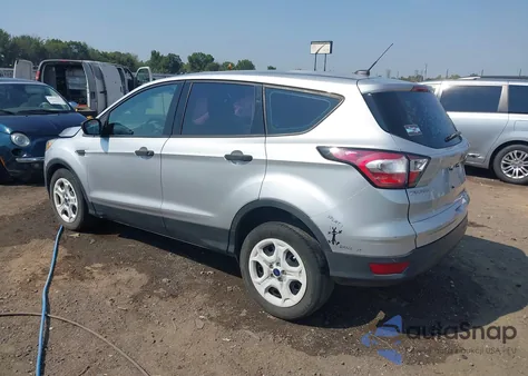 2017 Ford Escape S z USA, uszkodzony, nr VIN 1FMCU0F71HUD53191